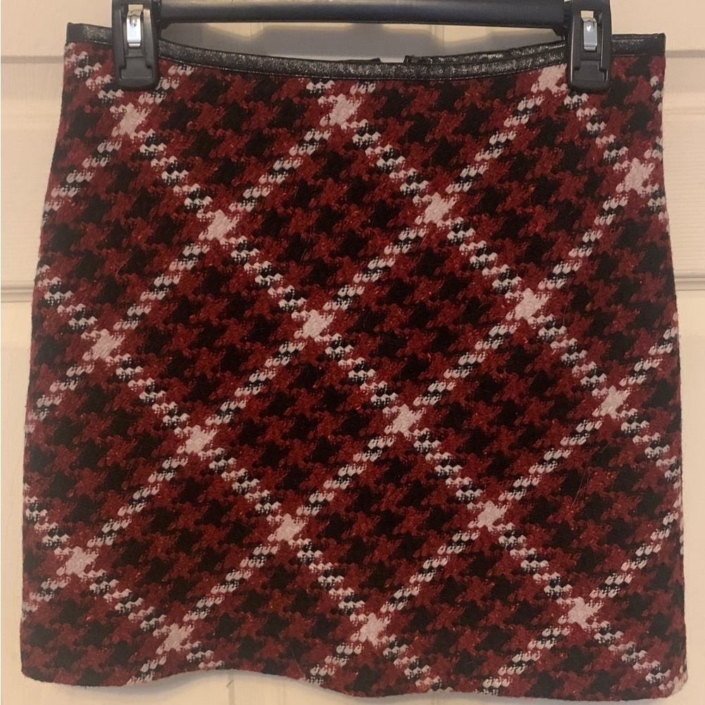 Perfect skirt for the holidays!